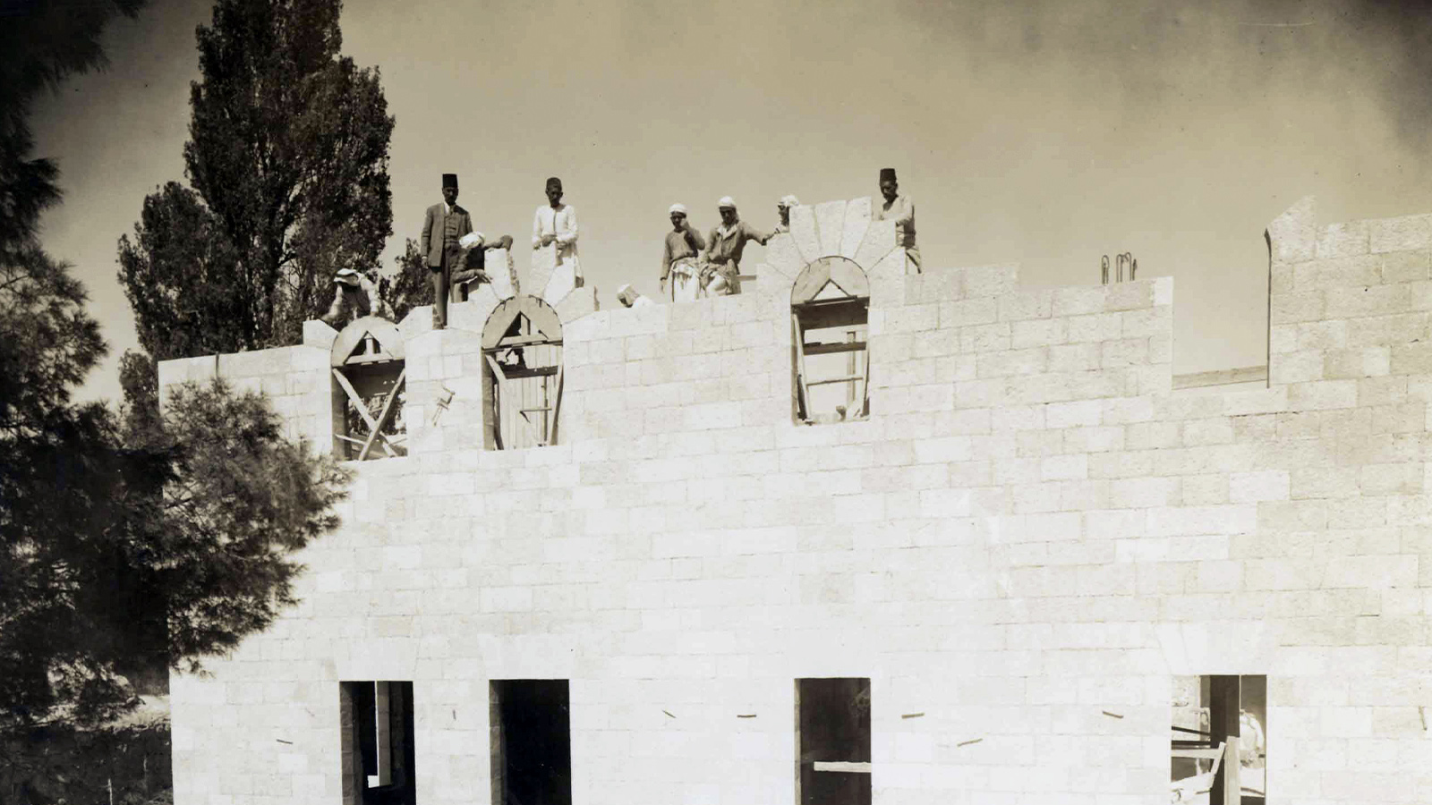 Construção da Biblioteca Gulbenkian. Aram Hashadoor, Jerusalém, 1929-1932. Arquivos Gulbenkian F04-02700