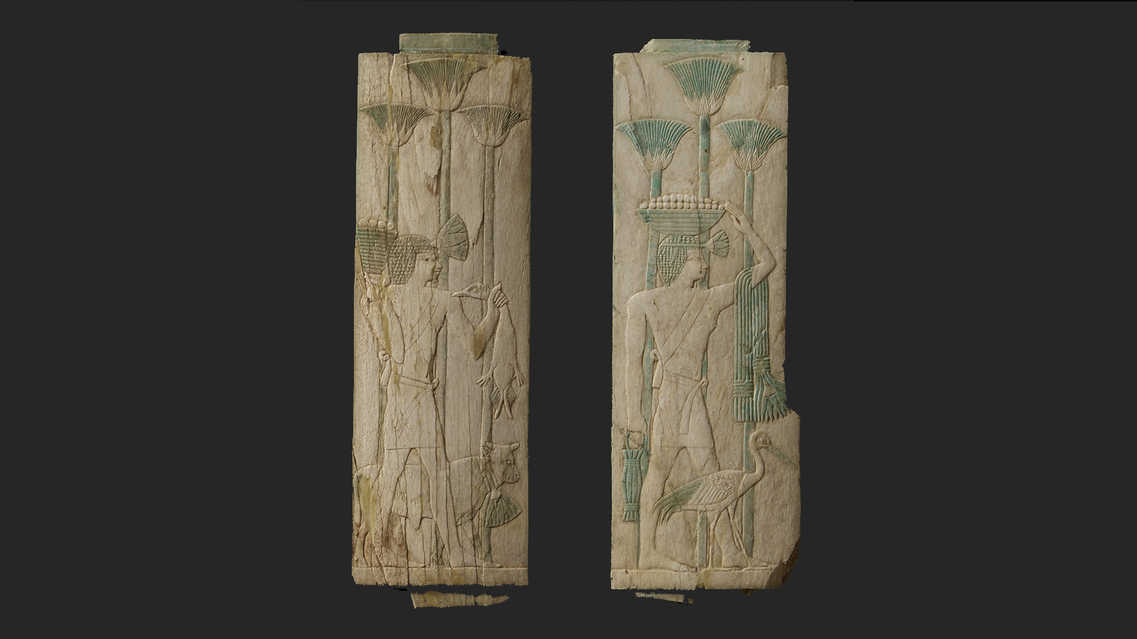 Painéis de um cofre. Egito, Época Baixa, XXVI dinastia (664-525 a. C.) Marfim. Museu Calouste Gulbenkian, inv. 164A-B