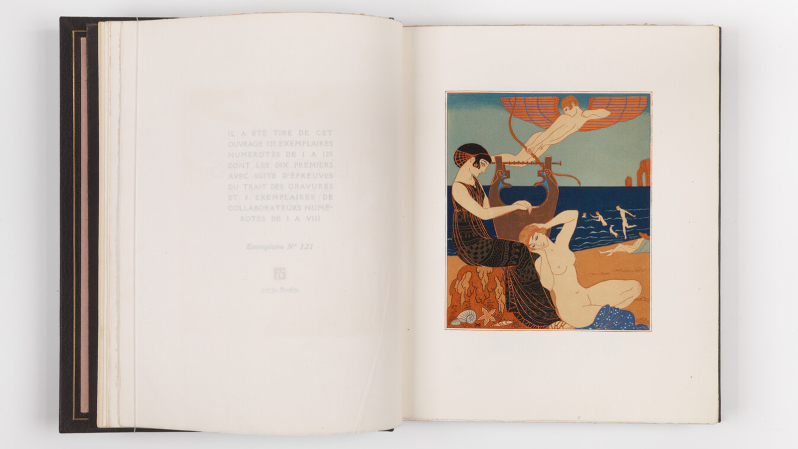 Pierre Louÿs, «Les Chansons de Bilitis». Paris: Pierre Corrard, 1922. Ilustrado com composições de George Barbier gravadas a cores sobre madeira por François-Louis Schmied; encadernação de Georges Cretté em marroquim, com placas de laca de Jean Dunand. Museu Calouste Gulbenkian