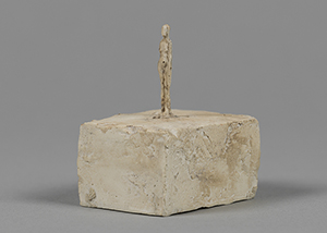 S27-Alberto-Giacometti-Toute-petite-figurine-vers-1937-39-plâtre-450-x-300-x-380cm-coll.-Fondation-Giacometti-Paris_300x214