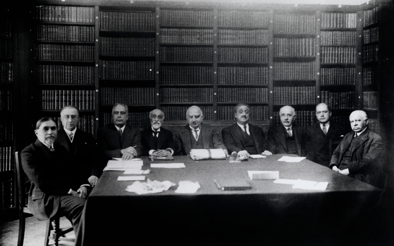 1930 - 1932 União Geral de Beneficência Arménia (AGBU)