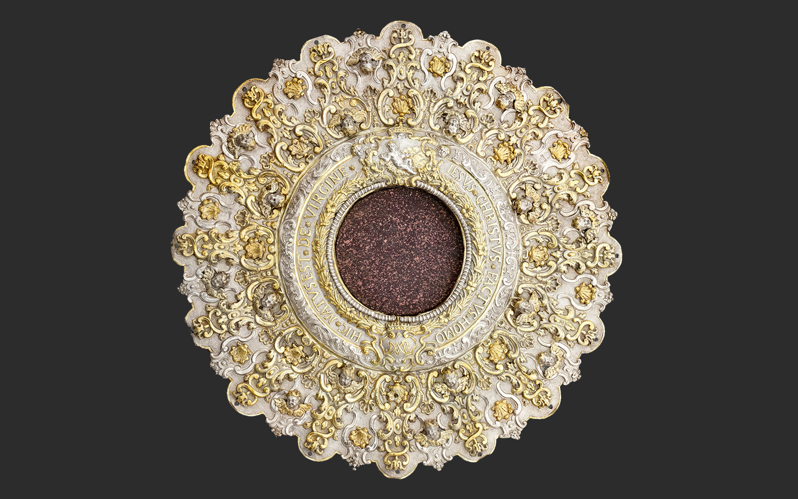 Silversmith ‘DG’, The Star of Bethlehem. Messina, 1739. Red porphyry, silver and silver gilt. Terra Sancta Museum, Jerusalem, inv. CTS-OA-25460. Photo: © Guillaume Benoit/ CTS