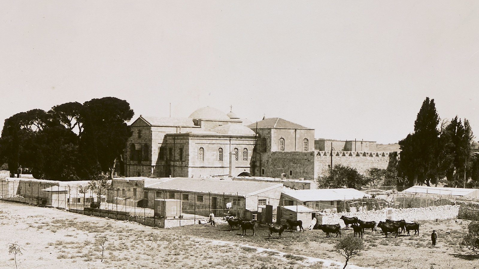 View of the complex of the Armenian Patriarchate of Jerusalem. Album of photographs of Armenian religious sites – Jerusalem and Bethlehem. Gulbenkian Archives I04-011.