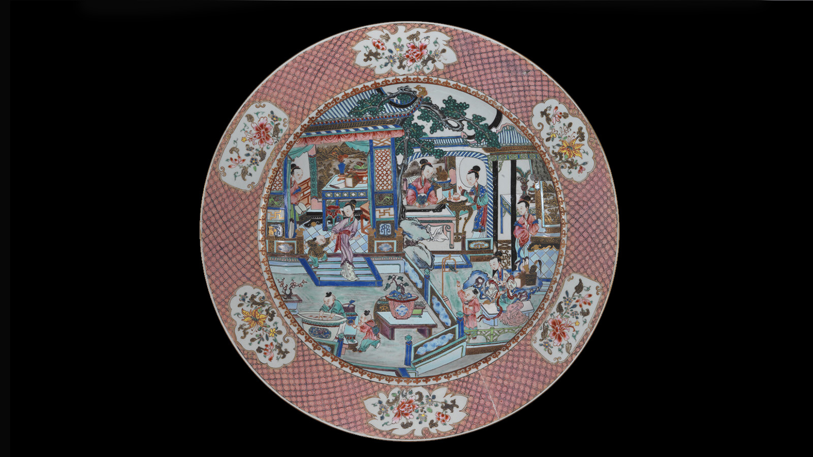 Prato. China, dinastia Qing, período Qianlong (1736-1795), c. 1740. Porcelana com esmaltes da «Família Rosa». Museu Calouste Gulbenkian