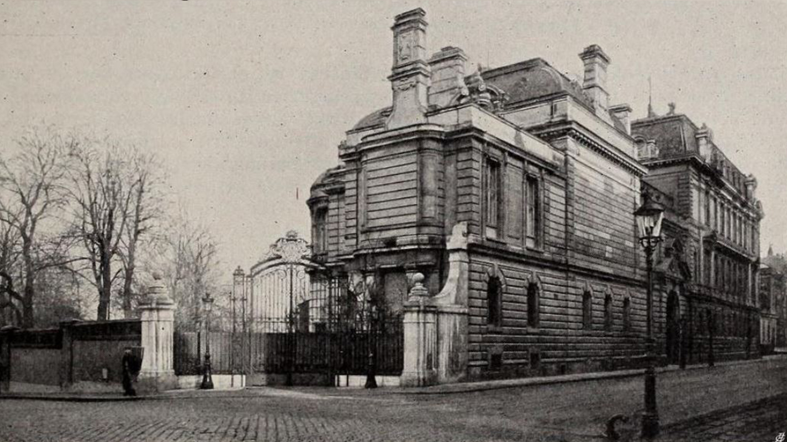 Alphonse Rothschild Palace, Theresianumgasse 16-18, Vienna. Paul Kortz, ‘Wien am Anfang des XX. Jahrhunderts’. Vienna, 1905, vol. II.